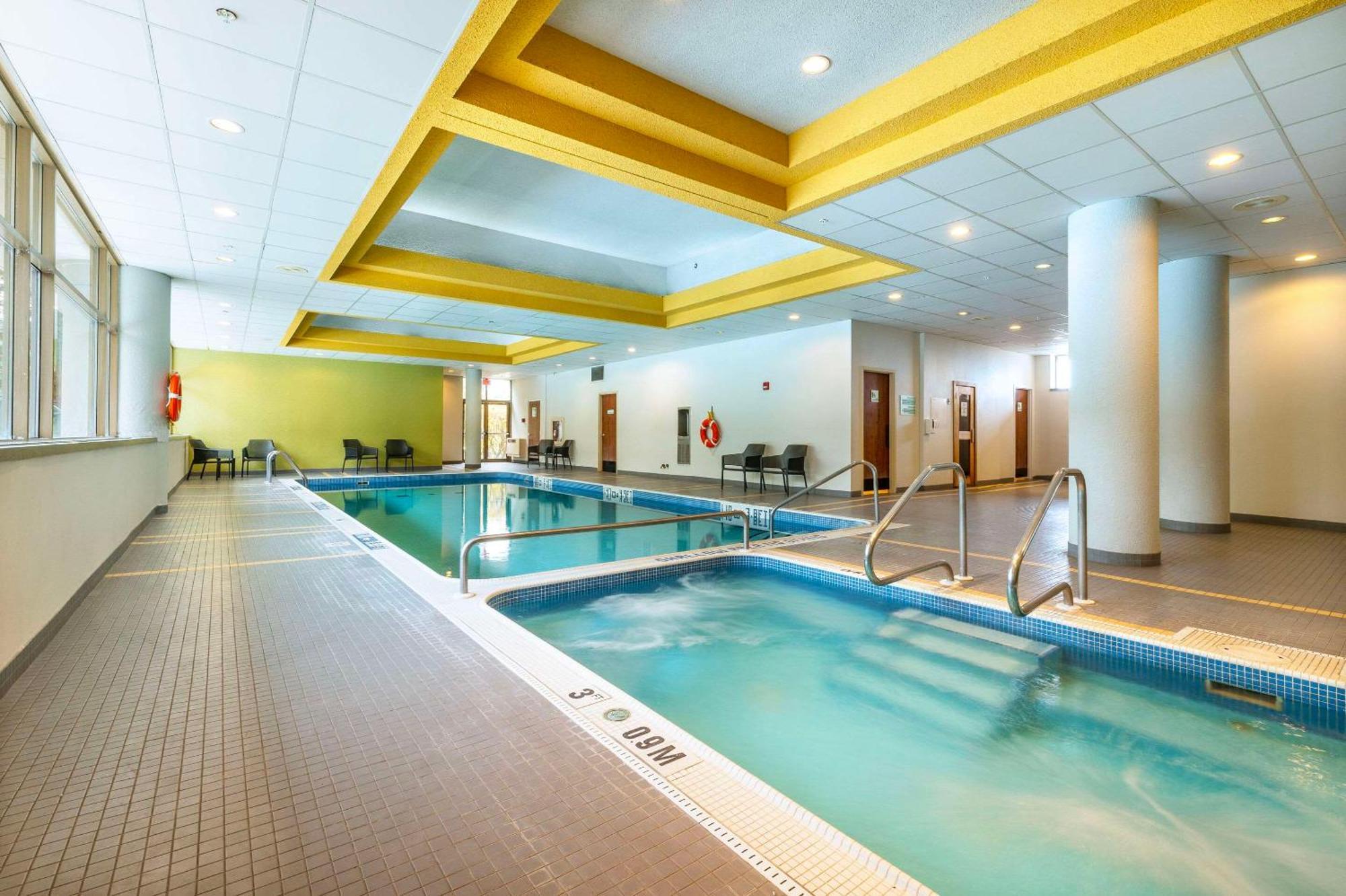 Allure Hotel & Conference Centre, Ascend Hotel Collection Барри Экстерьер фото