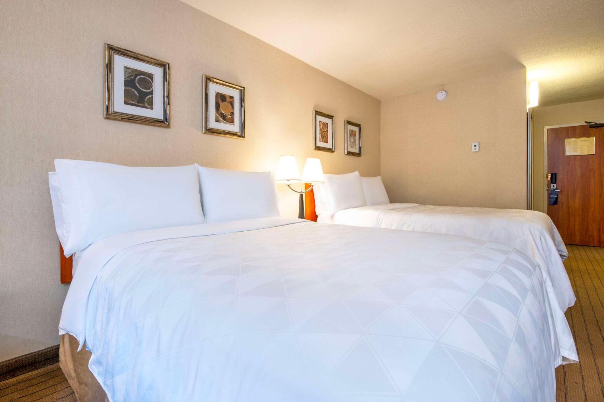 Allure Hotel & Conference Centre, Ascend Hotel Collection Барри Экстерьер фото